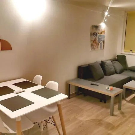 아파트 Vizparti Apartman *